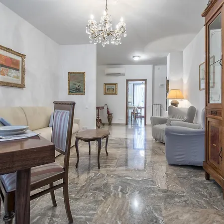 Einaudi Apartmán Mestre