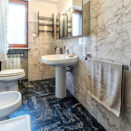 Einaudi Apartamento